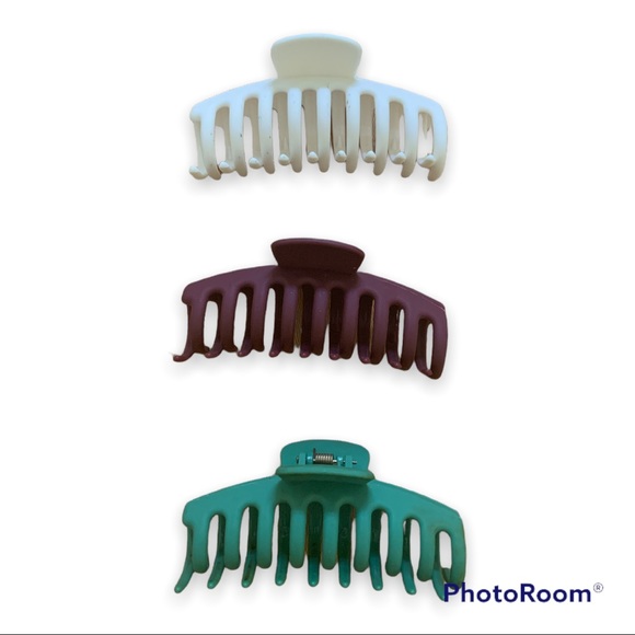 ✨ 18 Piece Hair Accessories Bundle of Large Hair Clips and Velvet Scrunchies - Picture 2 of 8